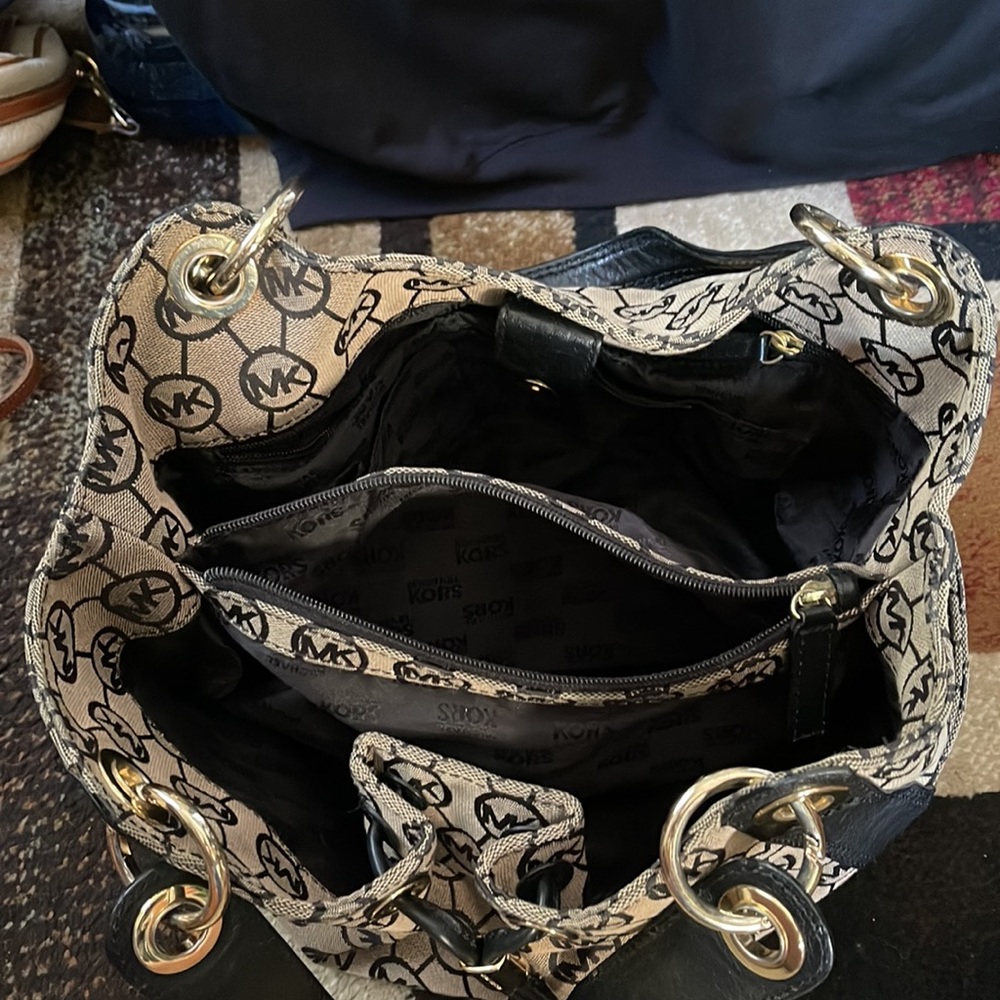 Purse - Picture 3 of 7